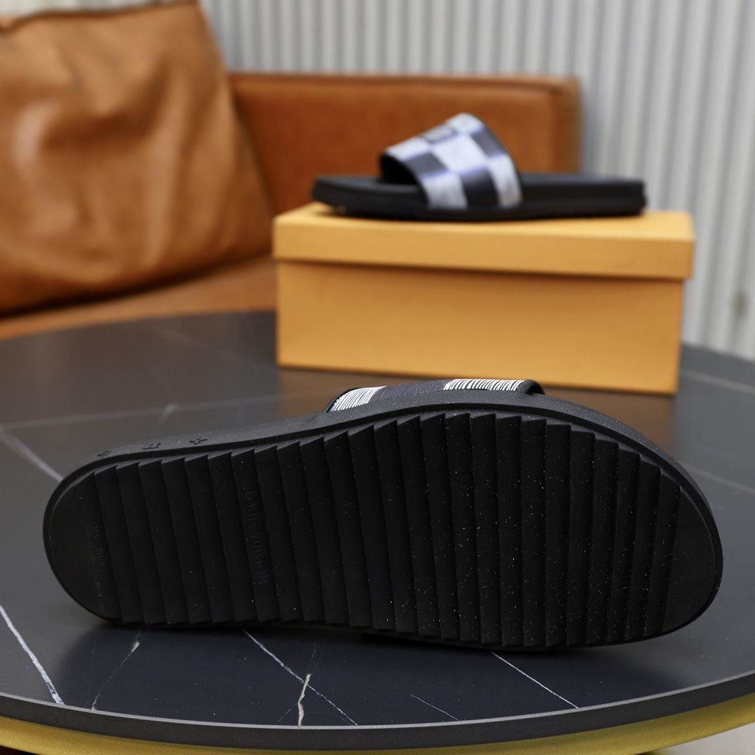 Louis Vuitton Slippers